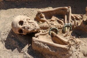 Urartian noblewoman buried with the jewelry found in the 2,750-year-old necropolis of Çavuştepe castle